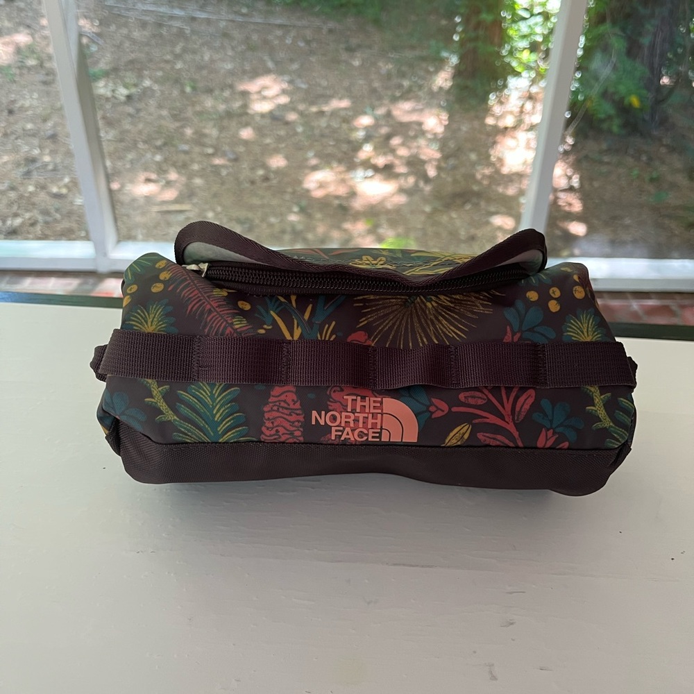 The Northface Base Camp Travel Canister small